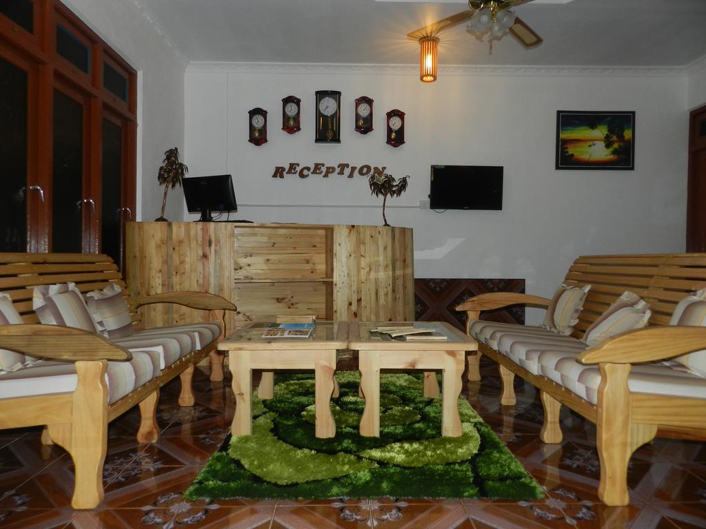 Manta Inn Bodufolhudhoo Exterior photo