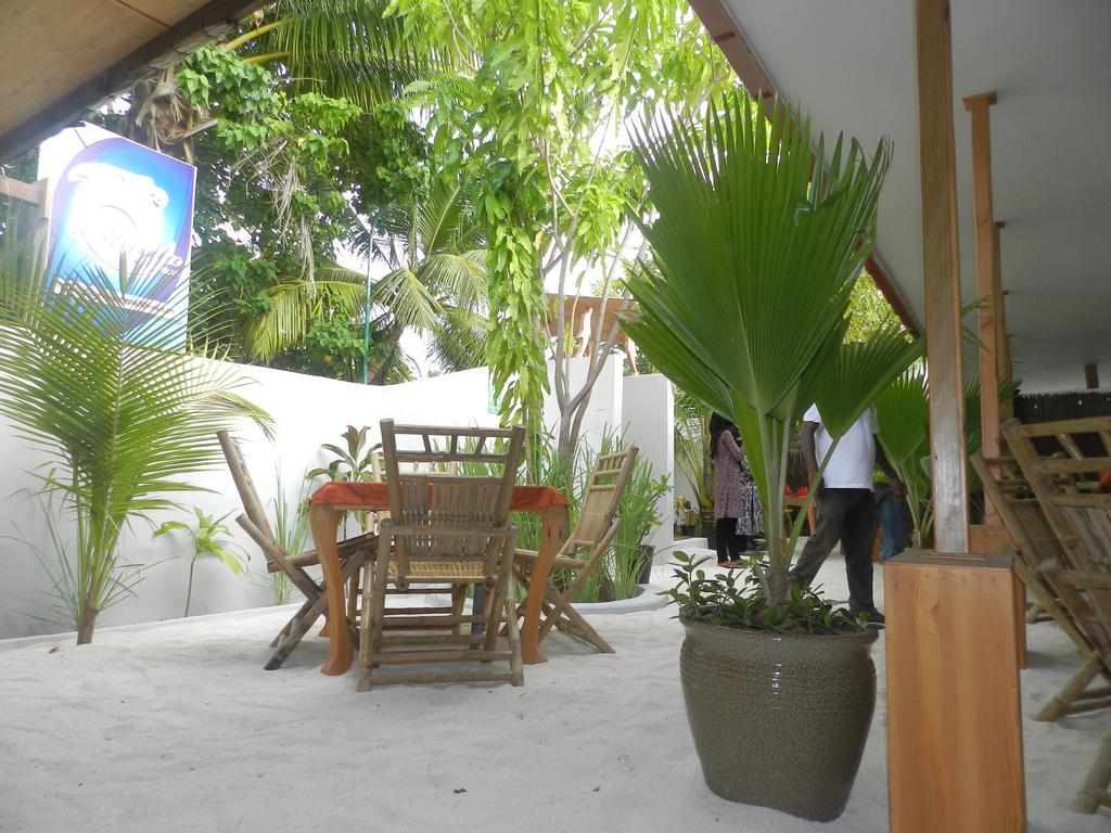Manta Inn Bodufolhudhoo Exterior photo
