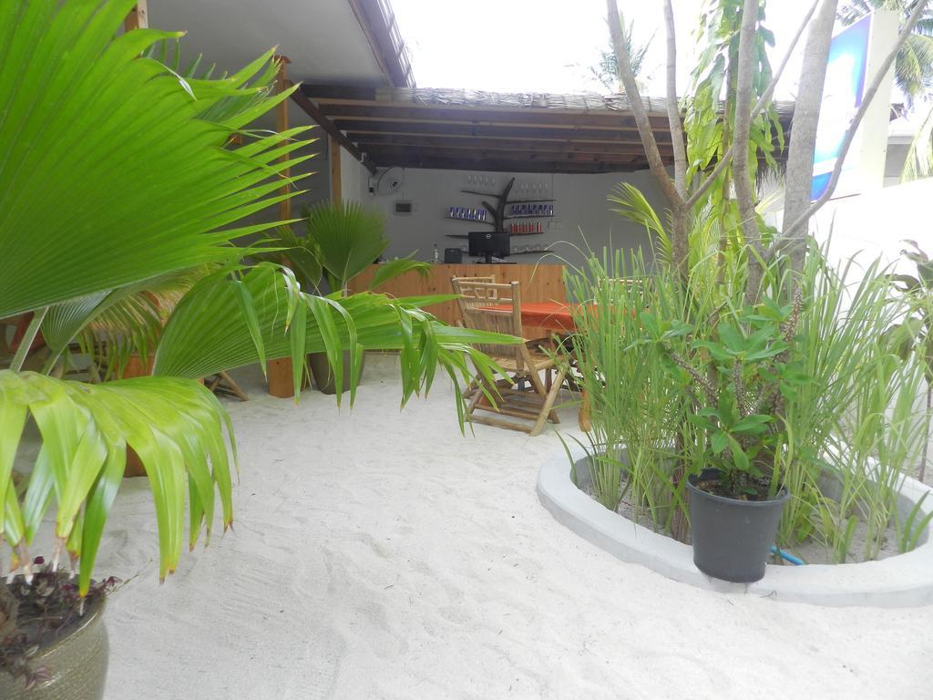 Manta Inn Bodufolhudhoo Exterior photo