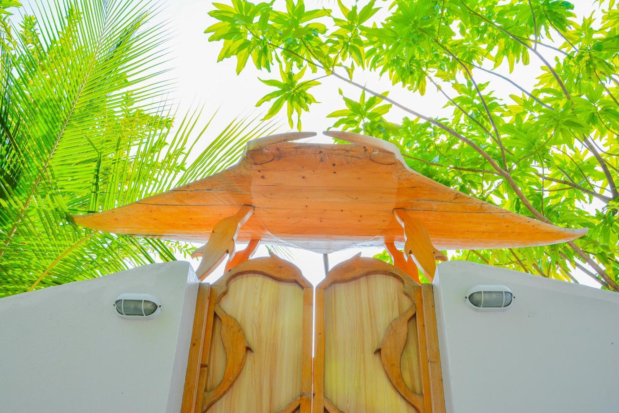 Manta Inn Bodufolhudhoo Exterior photo