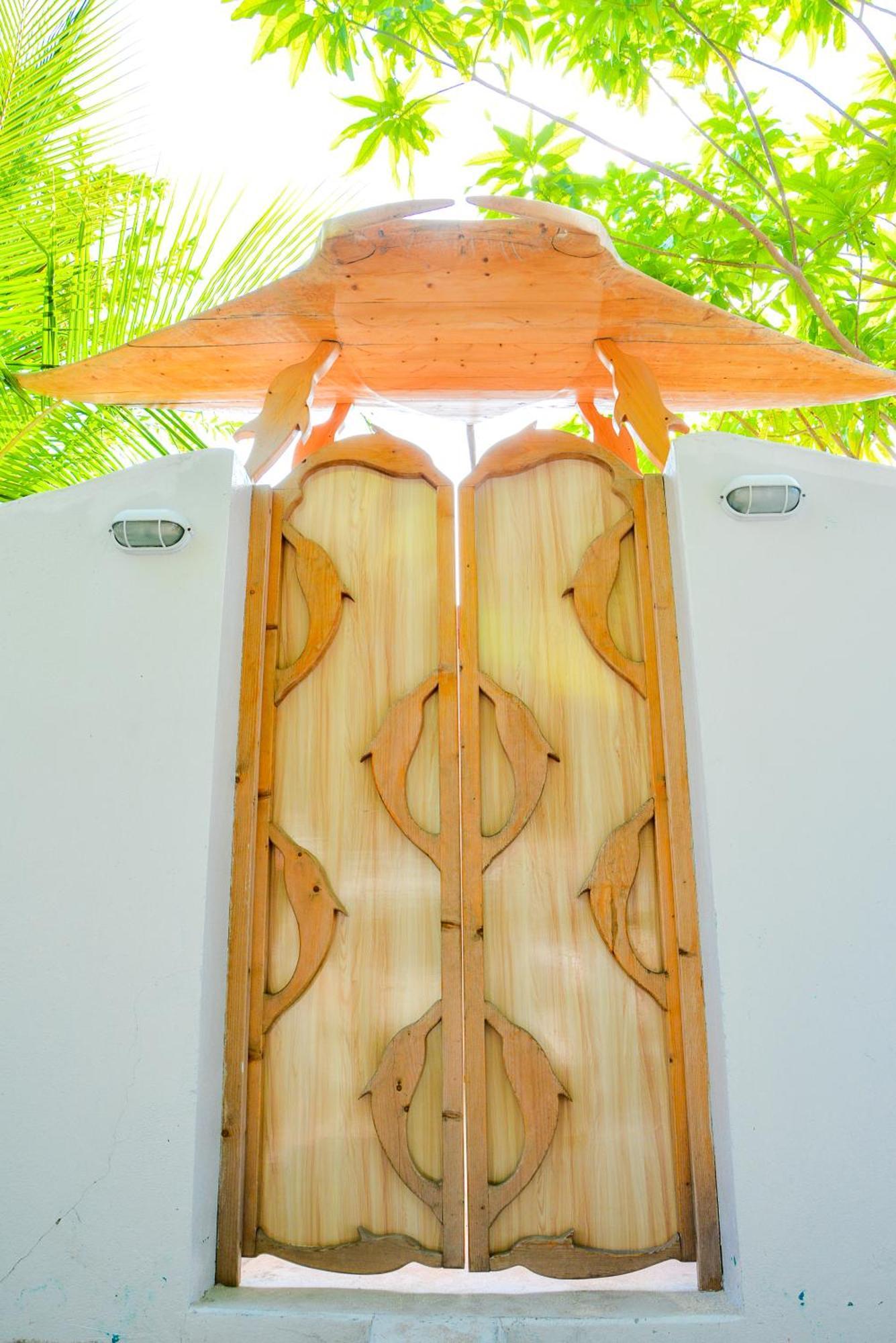 Manta Inn Bodufolhudhoo Exterior photo