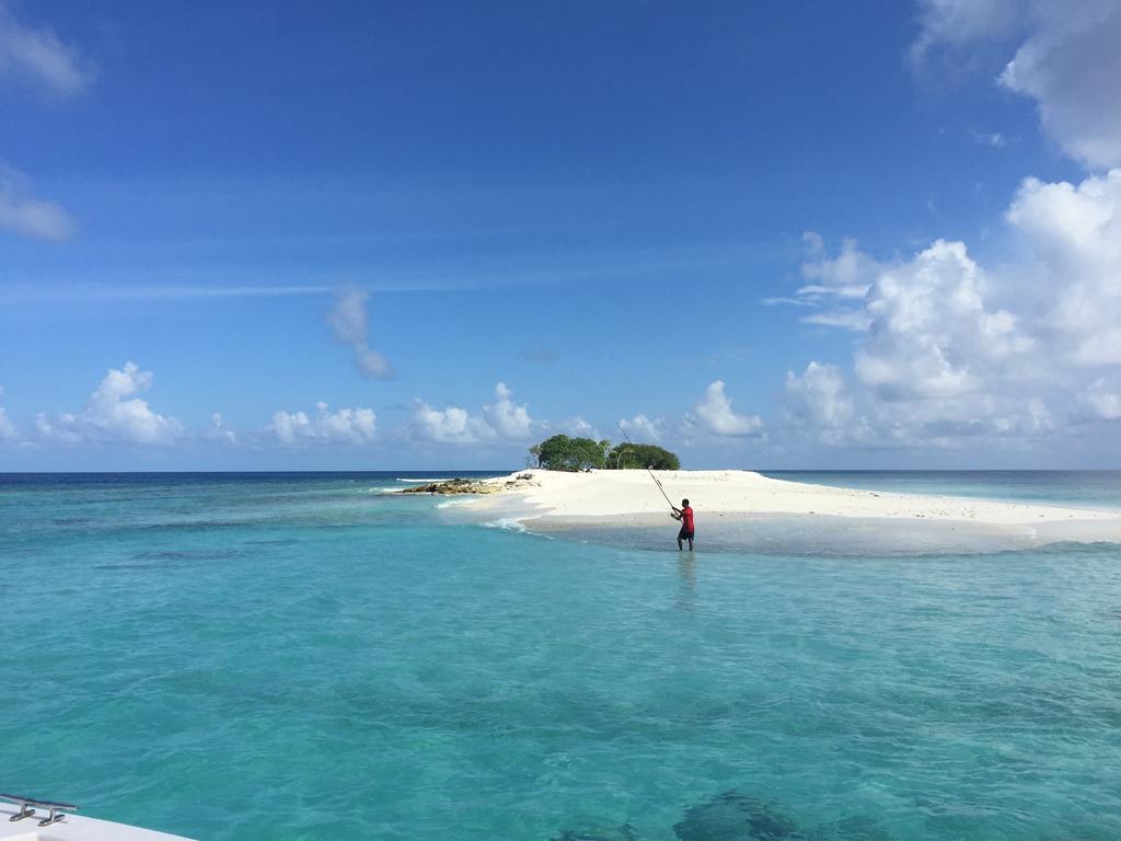 Manta Inn Bodufolhudhoo Exterior photo